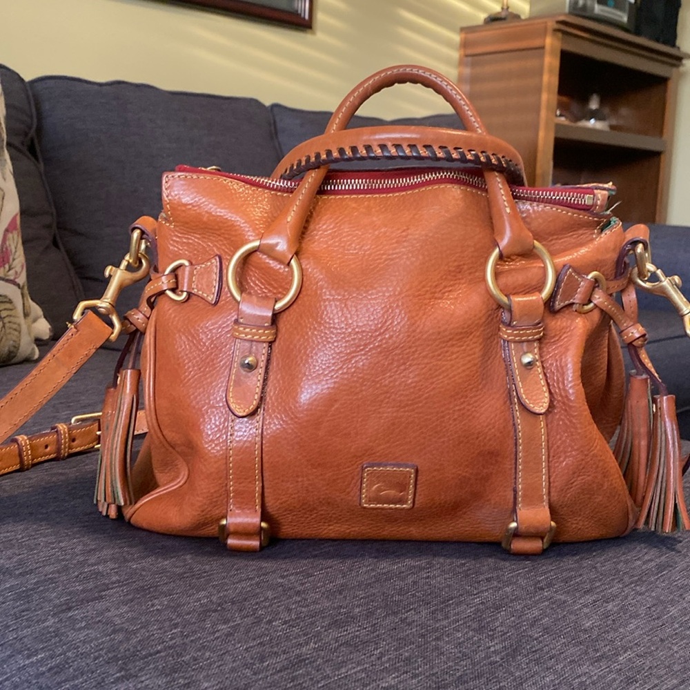 Additional pics of D&B small satchel